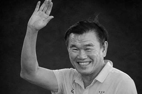 Giới bóng đá tiếc thương HLV Phan Thanh Hùng