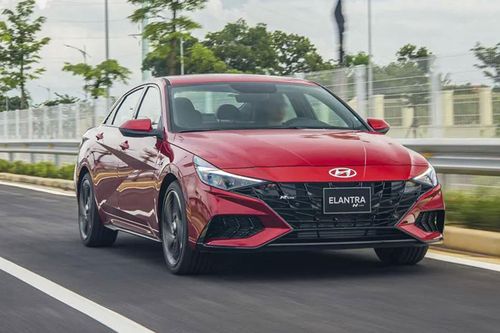 Top 10 xe bán chậm tháng 7: Hyundai Elantra lần đầu 'đội sổ'