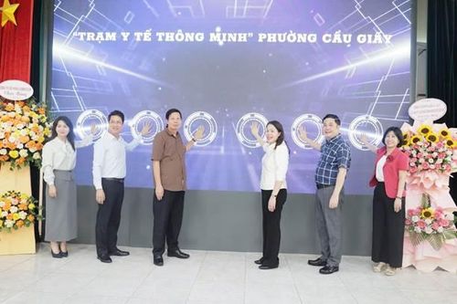 Trạm Y tế phường Cầu Giấy ra mắt mô hình 'Trạm Y tế thông minh'