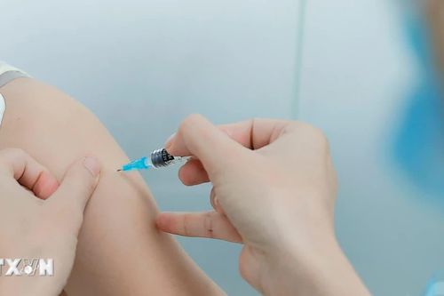 Tổng thống Trump ký sắc lệnh thay đổi khuyến nghị tiêm vaccine cho trẻ em