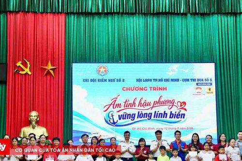 Ấm tình hậu phương - vững lòng lính biển
