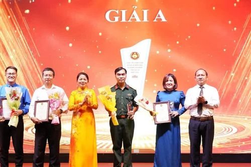 Trao giải Cuộc thi chính luận về bảo vệ nền tảng tư tưởng của Đảng tỉnh Gia Lai năm 2026