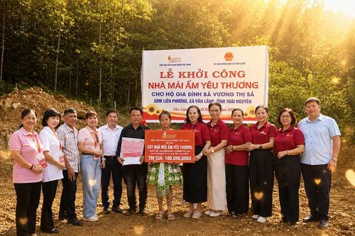 Trao mái ấm, gửi niềm hy vọng