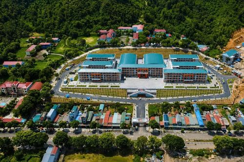 Cuộc đua về đích cho những ngôi trường nơi biên cương trước năm học mới