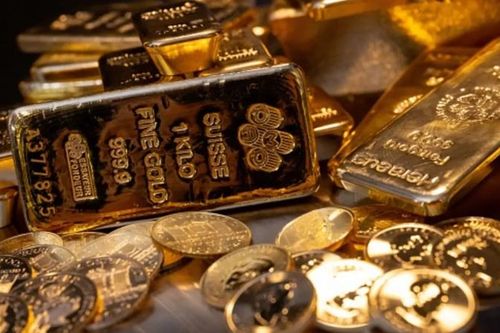 Giá vàng thế giới giằng co quanh mốc 4.400 USD/oz
