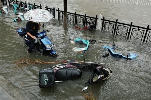Tin nóng thế giới hôm nay 12/8: Bão Dolphin gây mưa lớn tại Trung Quốc