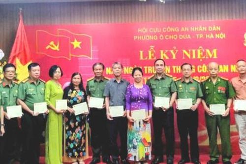 Hội Cựu công an nhân dân phường Ô Chợ Dừa phát huy bản lĩnh, gương mẫu, vì nhân dân phục vụ