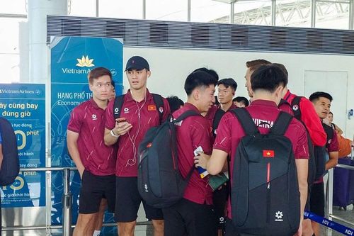 Đội tuyển Việt Nam lên đường sang Malaysia, chuẩn bị cho trận bán kết ASEAN Cup 2026