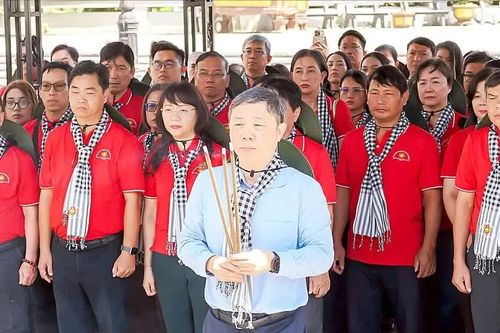 Chương trình về nguồn 'Hành trình tri ân - Về miền đất lửa': Để mỗi trang viết thêm góc nhìn sâu sắc, nhân văn