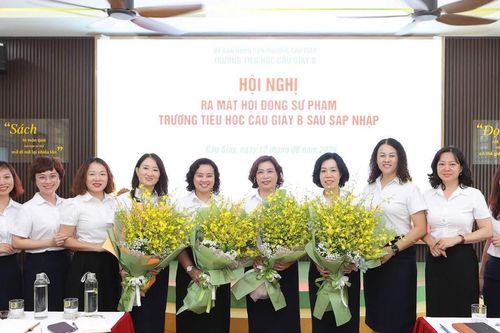 Trường Tiểu học Cầu Giấy B ra mắt Hội đồng Sư phạm