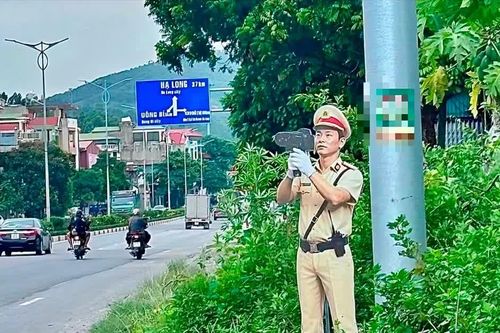 Mạng xã hội khen nức nở 'chiêu' đặt mô hình CSGT bắn tốc độ ở Quảng Ninh