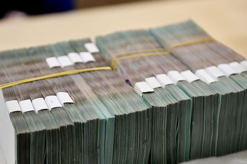 Nhân viên ngân hàng lương gần 70 triệu/tháng bị sa thải, đòi bồi thường 1,6 tỷ