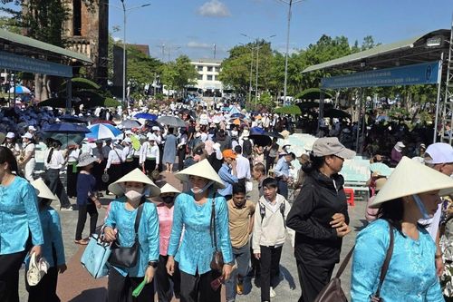 Hàng vạn người về Quảng Trị dự Đại hội hành hương Đức Mẹ La Vang lần thứ 32