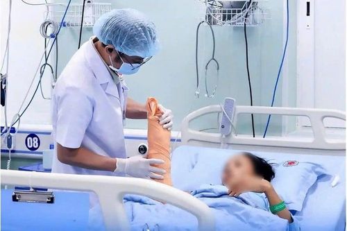 4 giờ nghẹt thở cứu cẳng tay đứt lìa cho người phụ nữ
