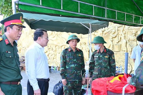 Lãnh đạo tỉnh Nghệ An kiểm tra 'Chiến dịch 500 ngày đêm' tại Nghĩa trang Liệt sĩ Việt – Lào