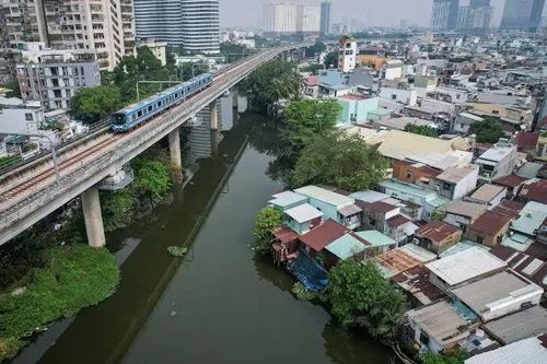 TPHCM đặt mục tiêu di dời 41.540 căn nhà ven sông, kênh rạch
