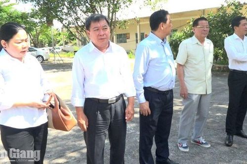 Khảo sát cầu, trường học cần đầu tư tại 10 xã vùng U Minh Thượng