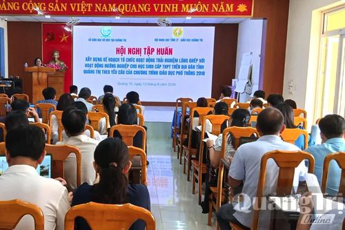 Tập huấn hoạt động trải nghiệm, hướng nghiệp cho học sinh THPT