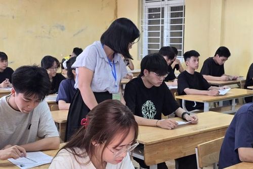 Điểm chuẩn đại học 2026: Trật tự nhóm ngành điểm cao đang thay đổi