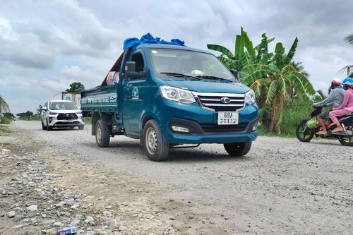 Tăng tốc sửa chữa mặt đường quốc lộ 1 qua Cà Mau