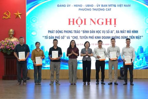 Phường Thượng Cát đẩy mạnh chuyển đổi số từ cơ sở