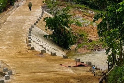 Thi thể nam thanh niên có dấu hiệu bất thường được phát hiện bên ngầm tràn ở Quảng Trị