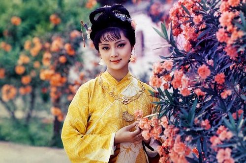 Con đường thành đại gia trăm triệu USD của mỹ nhân 'Hồng lâu mộng'