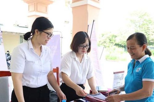 Mê Linh triển khai 100 ngày hỗ trợ chuyển đổi số cho hộ kinh doanh, doanh nghiệp nhỏ và vừa