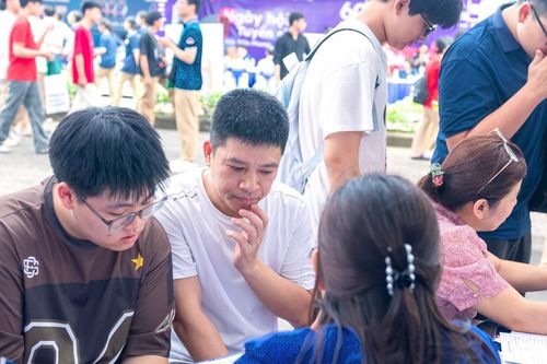 Đề xuất bổ sung đối tượng miễn học phí, giữ nguyên trần học phí