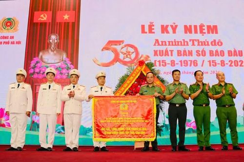 Kỷ niệm 50 năm An ninh Thủ đô: Vững bản lĩnh, sáng niềm tin