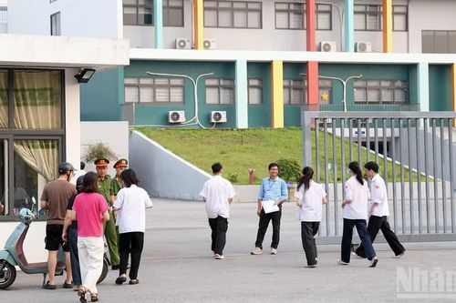 Thí sinh dự thi lại môn Ngữ văn và Toán tại điểm thi Trường chuyên Tuyên Quang đạt tỷ lệ 100%
