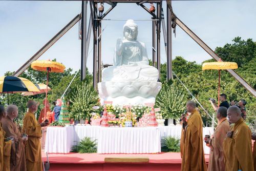 Nghinh thỉnh Phật đài Nam Ô với tượng Đức Phật Thích Ca Mâu Ni
