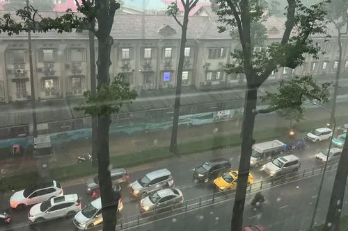 Chiều và đêm 14-8: Mưa dông gia tăng ở Bắc bộ và Nam bộ