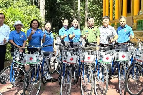 Nhiều hoạt động chăm lo đồng bào dân tộc thiểu số vùng khó khăn