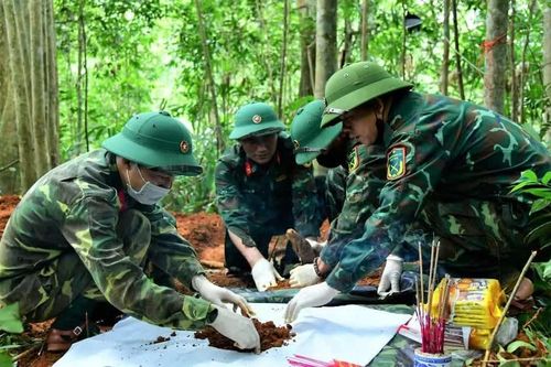 Xác định danh tính liệt sĩ nhờ mẫu giấy để trong lọ thuỷ tinh