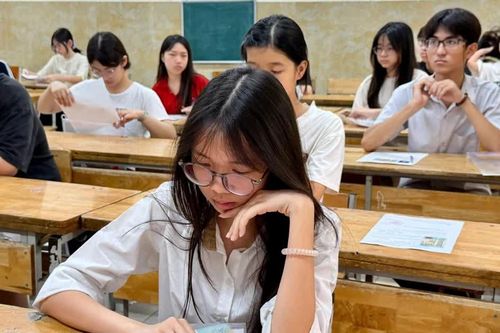 Bộ GD&ĐT lấy ý kiến thi vào lớp 10 chỉ gồm Toán, Ngữ Văn