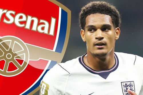 Đề phòng vuột mất Konsa, Arsenal hỏi mua Quansah