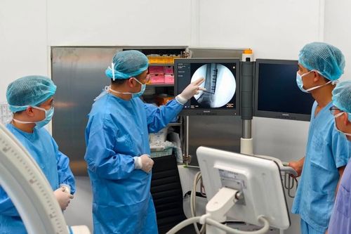 Bộ trưởng Y tế phản hồi đề nghị chấn chỉnh 'dịch vụ hóa' trong bệnh viện công