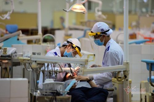 Điểm chuẩn ngành Y khoa năm 2026: Từ 29,76 xuống 22, khoảng cách gần 8 điểm