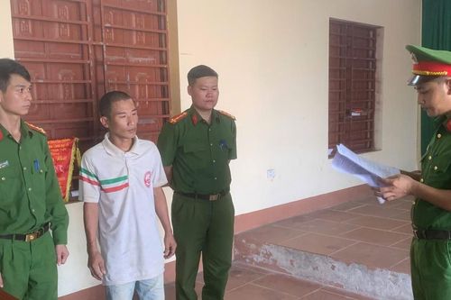 Bắt nghịch tử đánh mẹ gãy tay, cha rách da đầu
