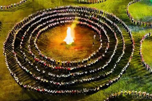 Giữ gìn điệu xòe Thái bằng tình yêu di sản