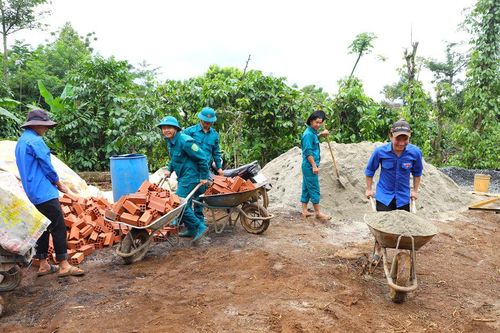 Dựng xây mái ấm nghĩa tình quân - dân