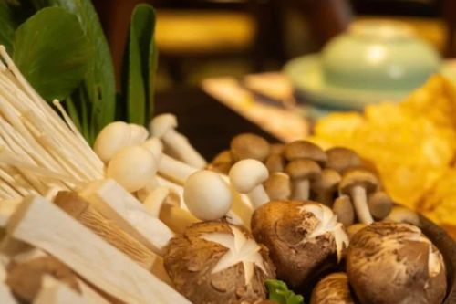 Ăn chay trường dùng trứng, sữa được không?