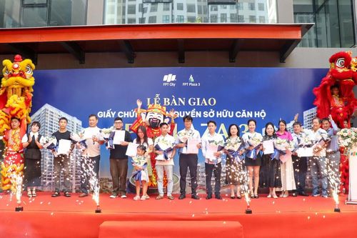 FPT City Đà Nẵng bàn giao giấy chứng nhận quyền sở hữu căn hộ cho cư dân FPT Plaza 3