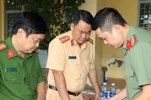 Cần Thơ tiêu hủy hơn 62.800 biển số xe đã thu hồi