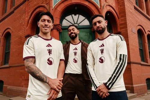 Manchester United trình làng áo đấu thứ ba mùa 2026/27 trước màn đối đầu AC Milan