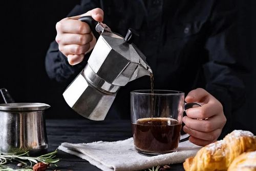 Uống cà phê trước hay sau bữa sáng tốt hơn? Câu trả lời khiến nhiều người bất ngờ