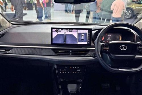 Rẻ hơn cả Hyundai Grand i10, SUV 5 chỗ phong cách khỏe khoắn, trang bị tiện nghi giá chỉ 275 triệu đồng