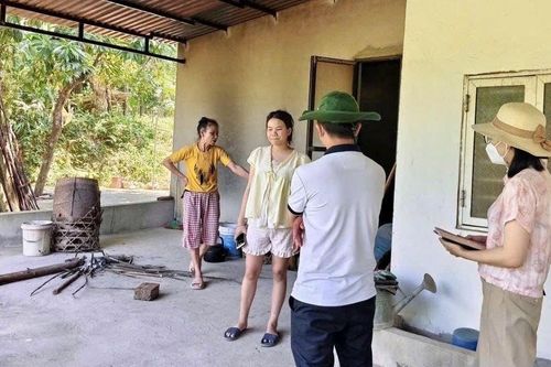 Đàn chó nghi mắc dại cắn liên tiếp 6 người dân