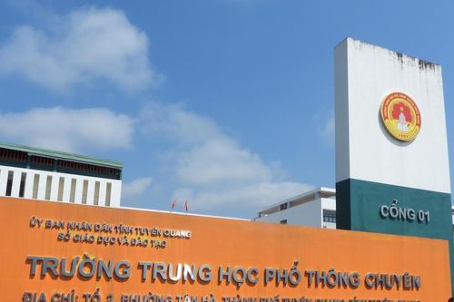 Hơn 300 thí sinh Tuyên Quang hoàn thành kỳ thi lại tốt nghiệp THPT